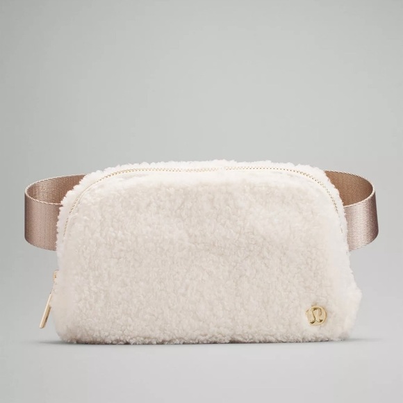 Lululemon - Wear Everywhere Fleece Ivory Belt Bag - Picture 1 of 2